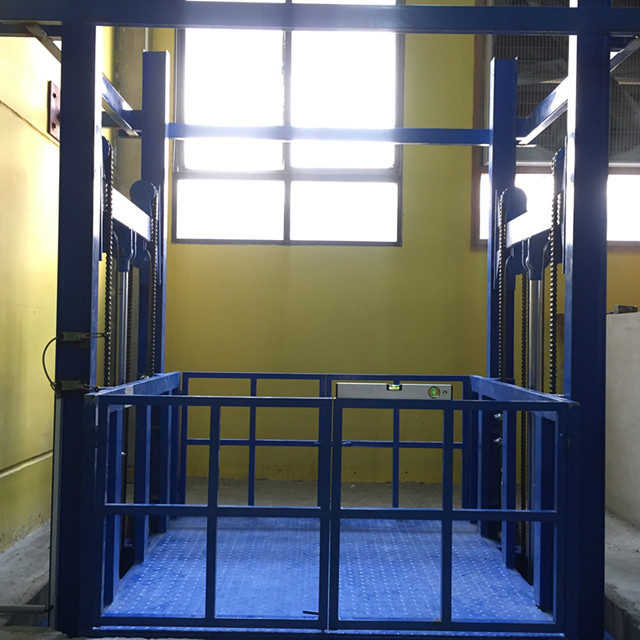 Customized Hydraulic Double Guide Rail Cargo Lift Elevator Used in Factory Workshop/Warehouse 